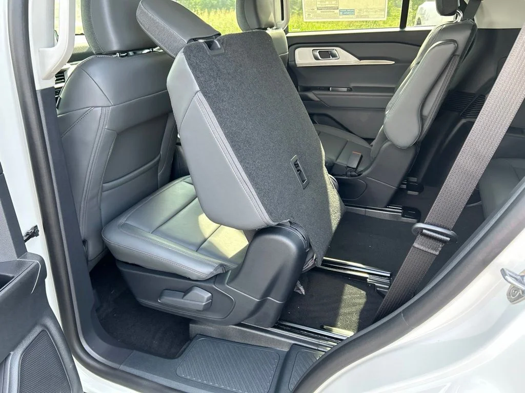 New 2026 Star White Metallic Tri-Coat Ford Active image 38
