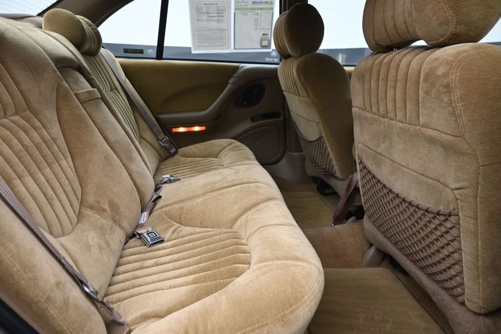 Used 1995 Beige Pontiac SE image 10