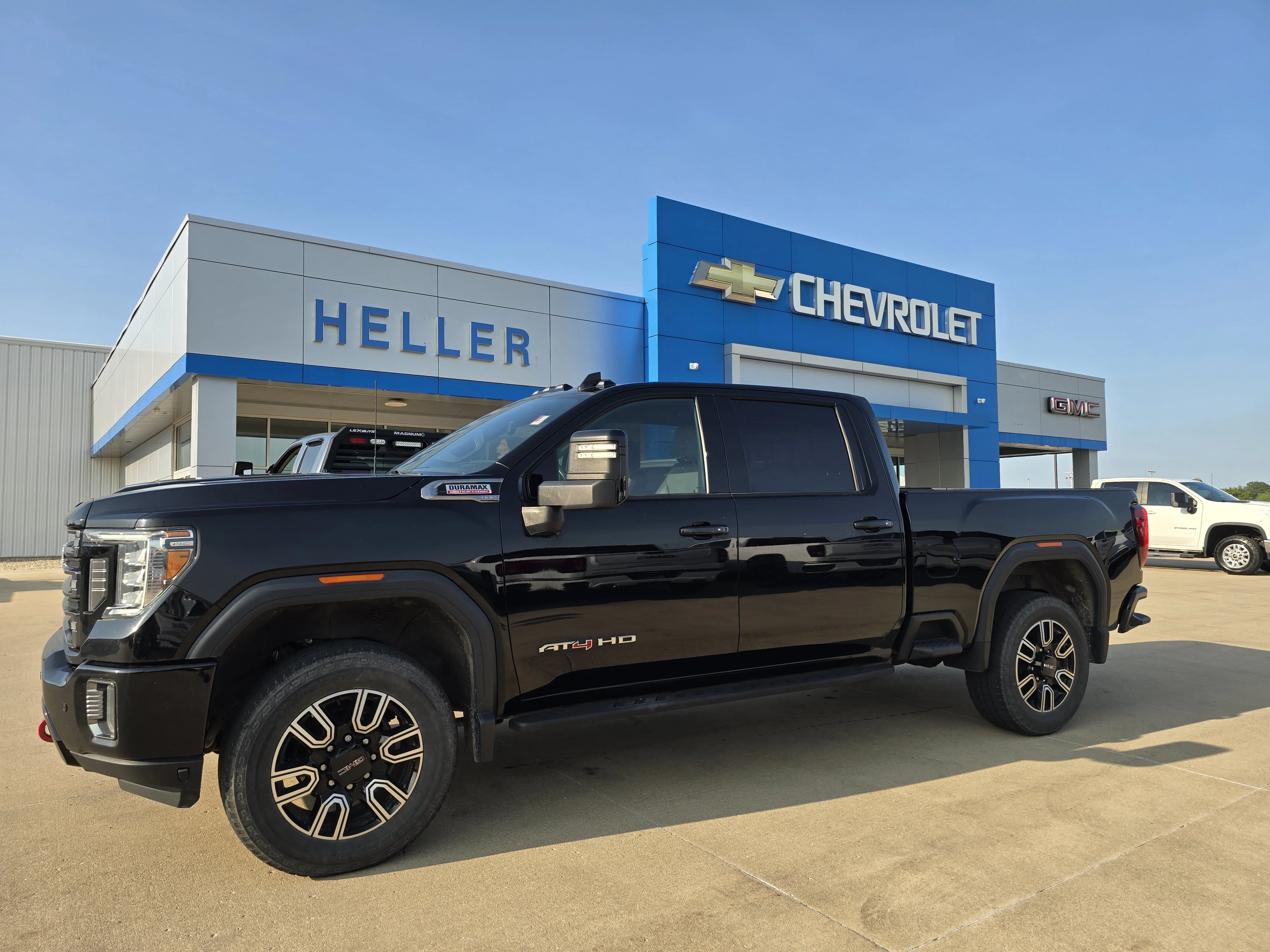 Used 2021 Onyx Black GMC AT4 image 3