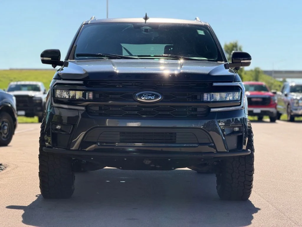 Used 2023 Gray Ford Limited image 6