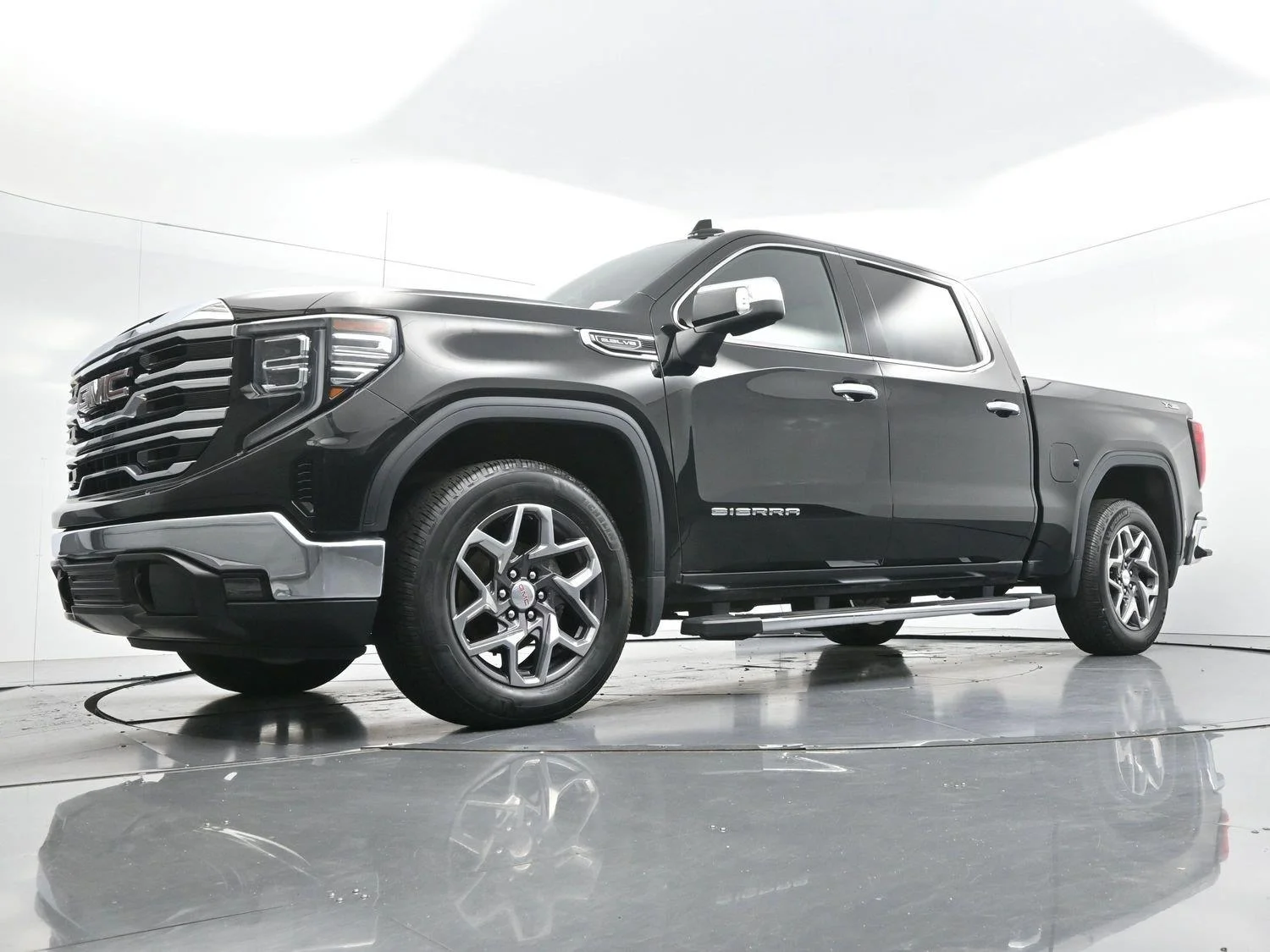 Used 2023 ONYX BLACK GMC SLT image 49