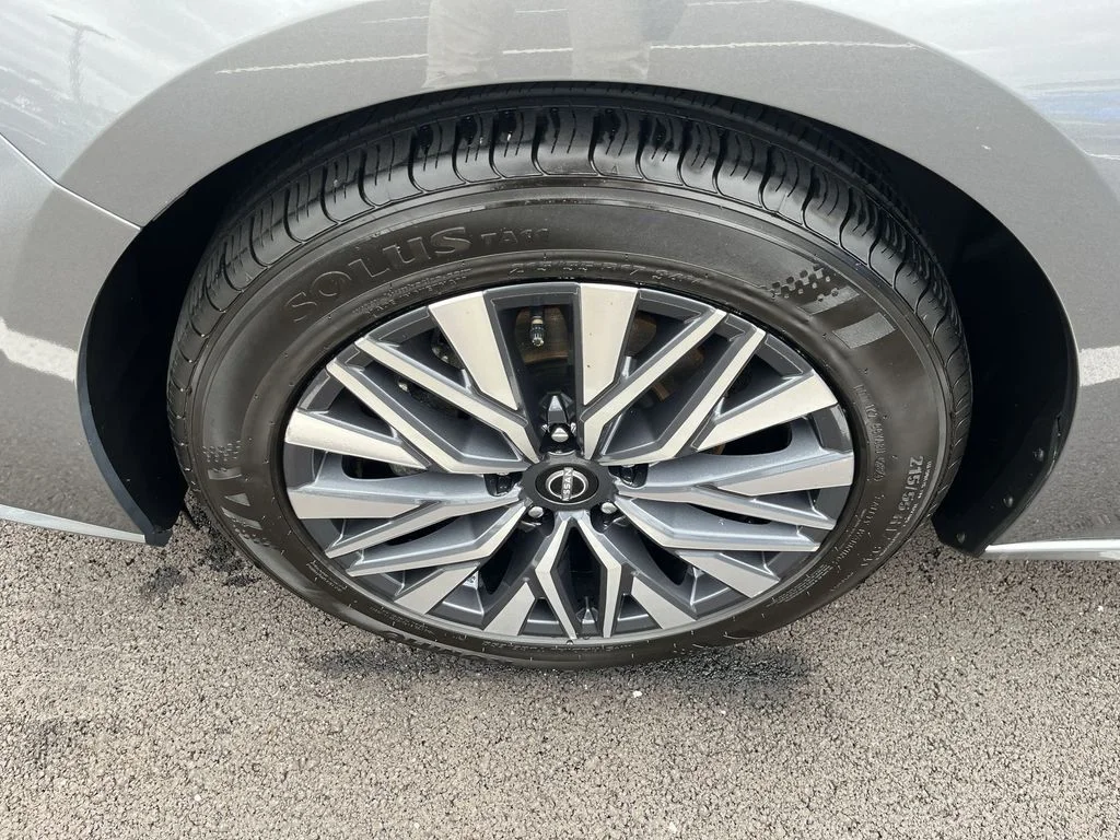 Used 2025 Gray Nissan 2.5 SV image 10