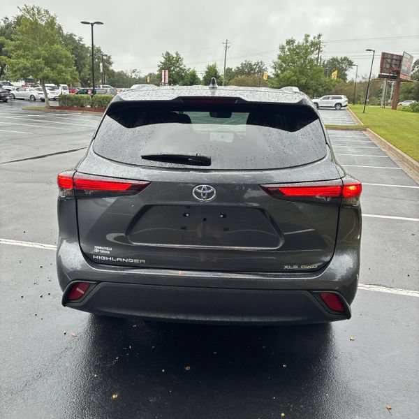 Certified Used 2025 Magnetic Gray Metallic Toyota XLE image 16