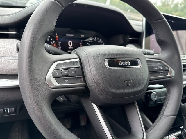 Used 2024 Bright White Clearcoat Jeep Latitude image 14