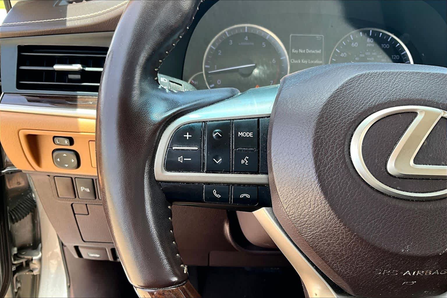 Used 2016 Atomic Silver Lexus  image 21