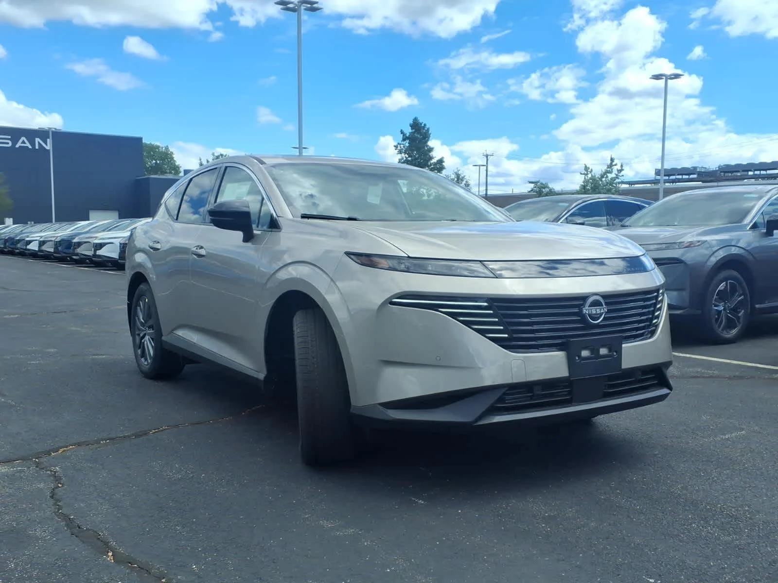 New 2026 Champagne Silver Metallic Nissan SL image 2