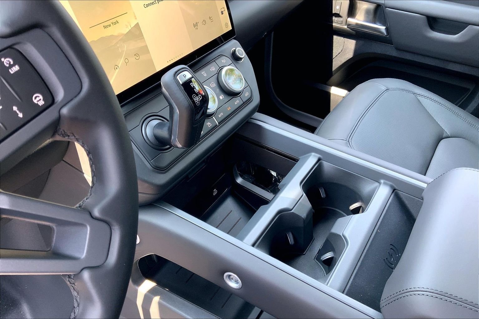 New 2026 Fuji White Land Rover X-Dynamic SE image 7