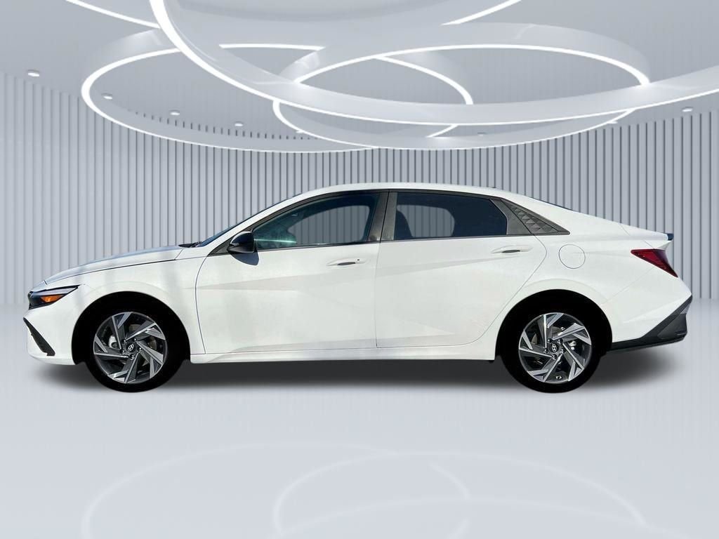 New 2025 White Hyundai SEL Sport image 22