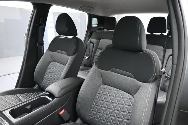 New 2027 Gray Nissan SV image 27