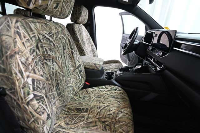 Used 2024 White GMC Elevation image 26