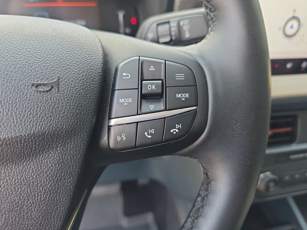 Used 2025 Gray Ford Lariat image 27