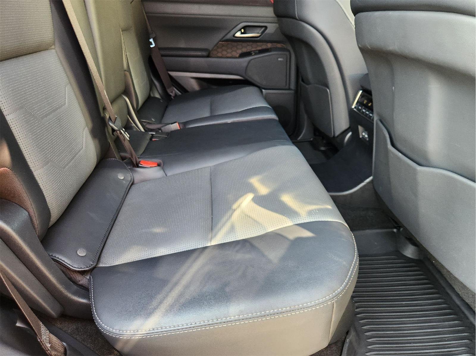 2025 Lexus GX 550 photo 31 of 34