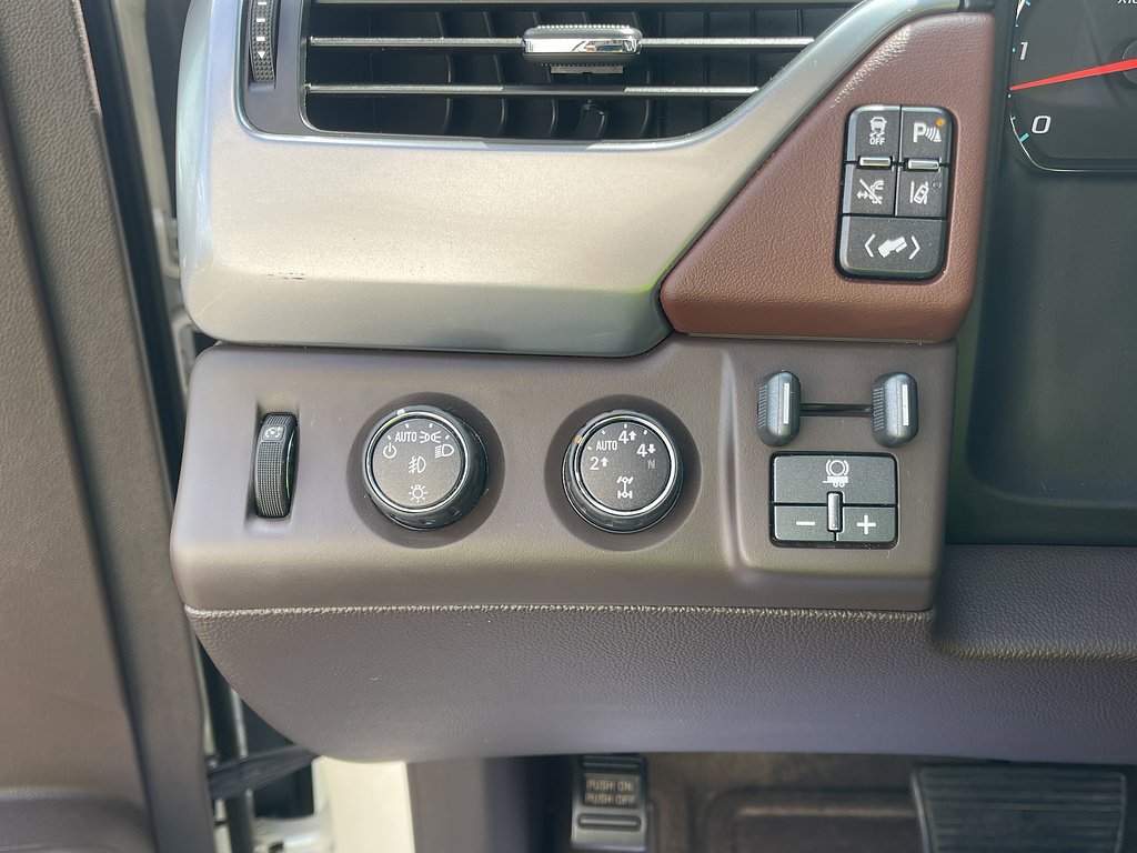 Used 2015 WHITE DIAMOND TRICOAT Chevrolet LTZ image 43