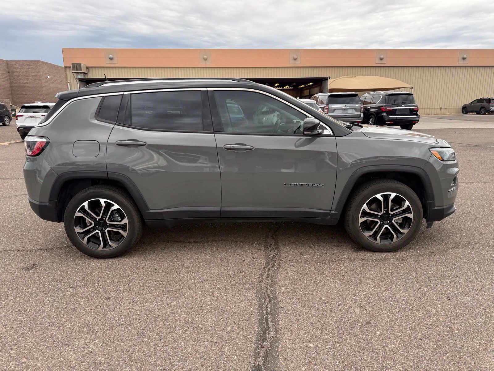 Used 2022 Sting-Gray Clearcoat Jeep Limited image 3