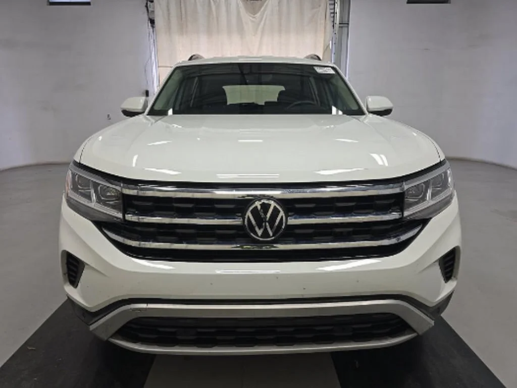 Used 2023 Pure White Volkswagen 2.0T SE w/Technology image 3