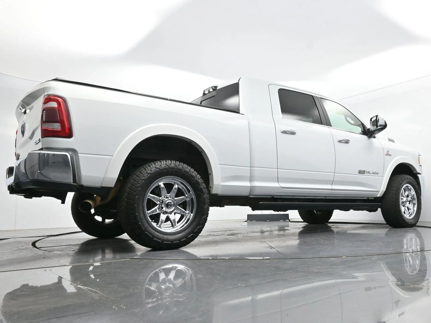 Used 2022 Bright White Clearcoat Ram Longhorn image 53