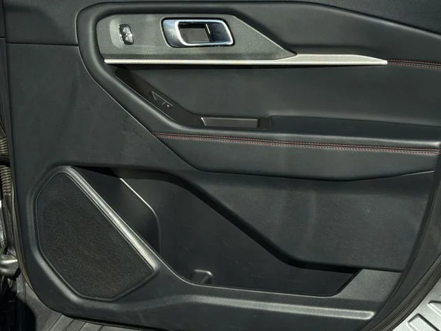 Used 2025 Gray Ford ST-Line image 35