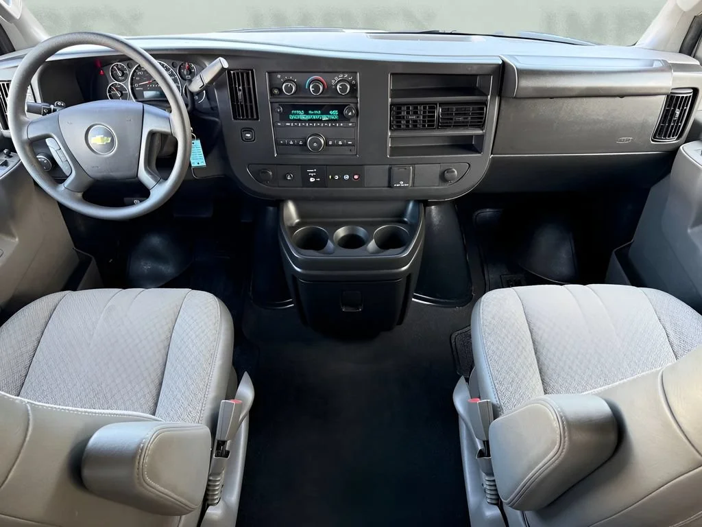 Used 2021 Summit White Chevrolet WT image 14
