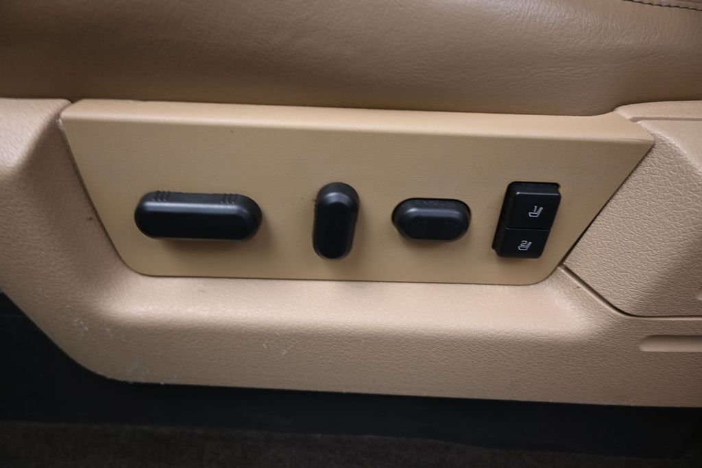 Used 2012 Red Ford Lariat image 32