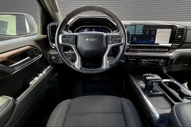 Used 2024 White Chevrolet RST image 9
