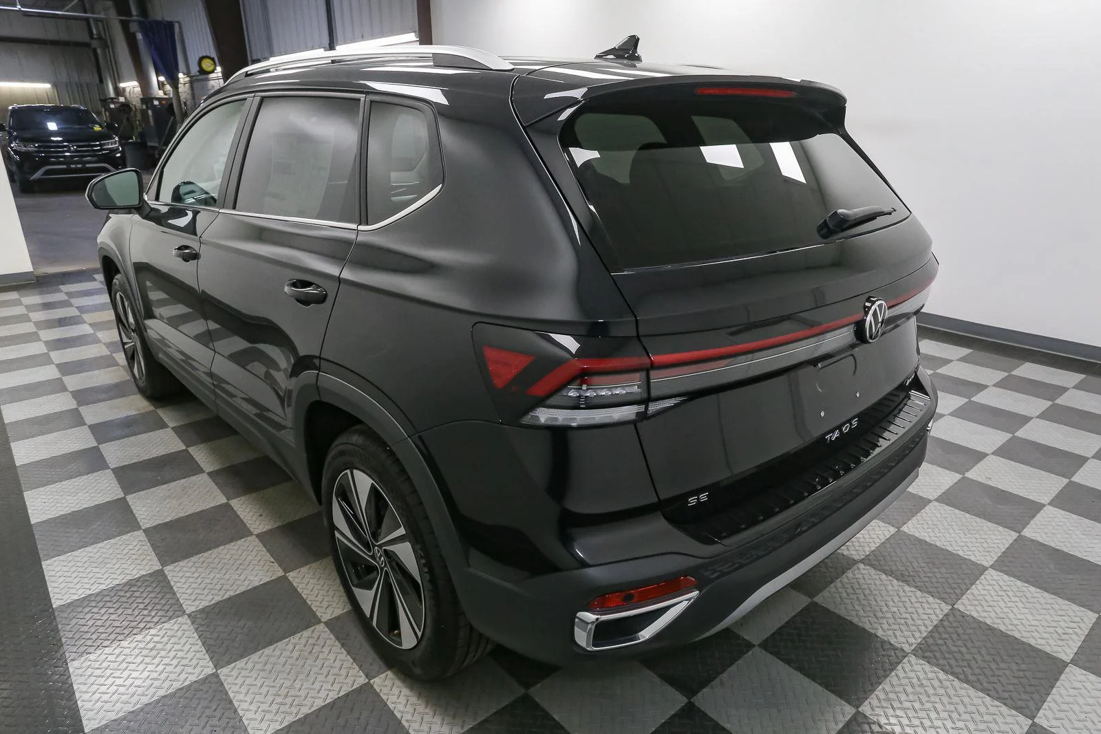 New 2026 Deep Black Pearl Volkswagen SE image 9