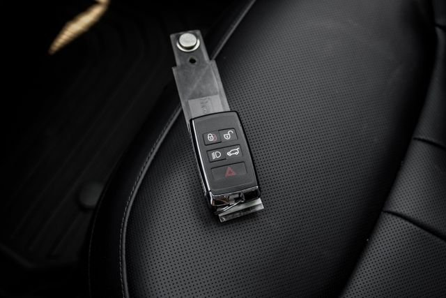 New 2026  Land Rover SE image 72