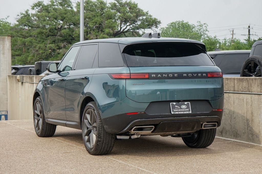 New 2026 Green Land Rover SE image 5