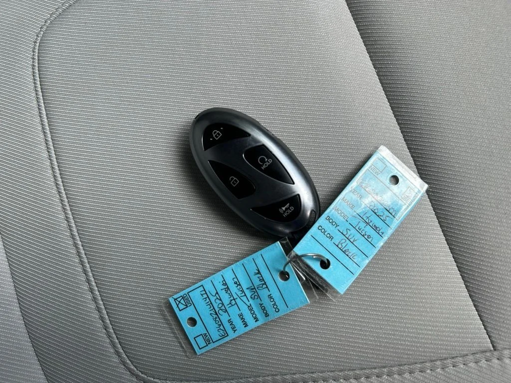 Used 2025 Black Hyundai SEL image 32