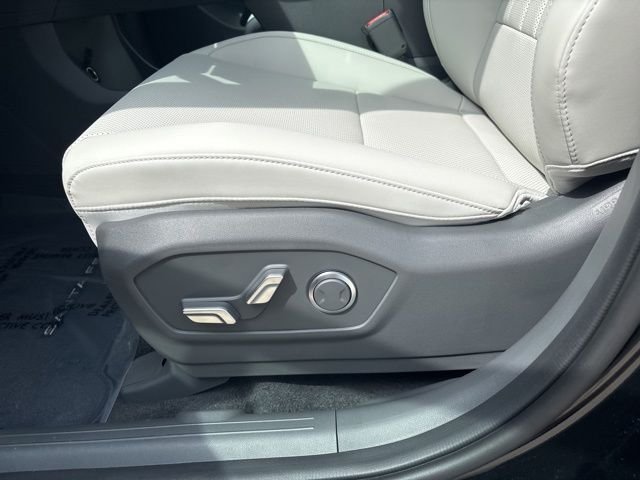 New 2026 Phantom Black Hyundai SEL image 13