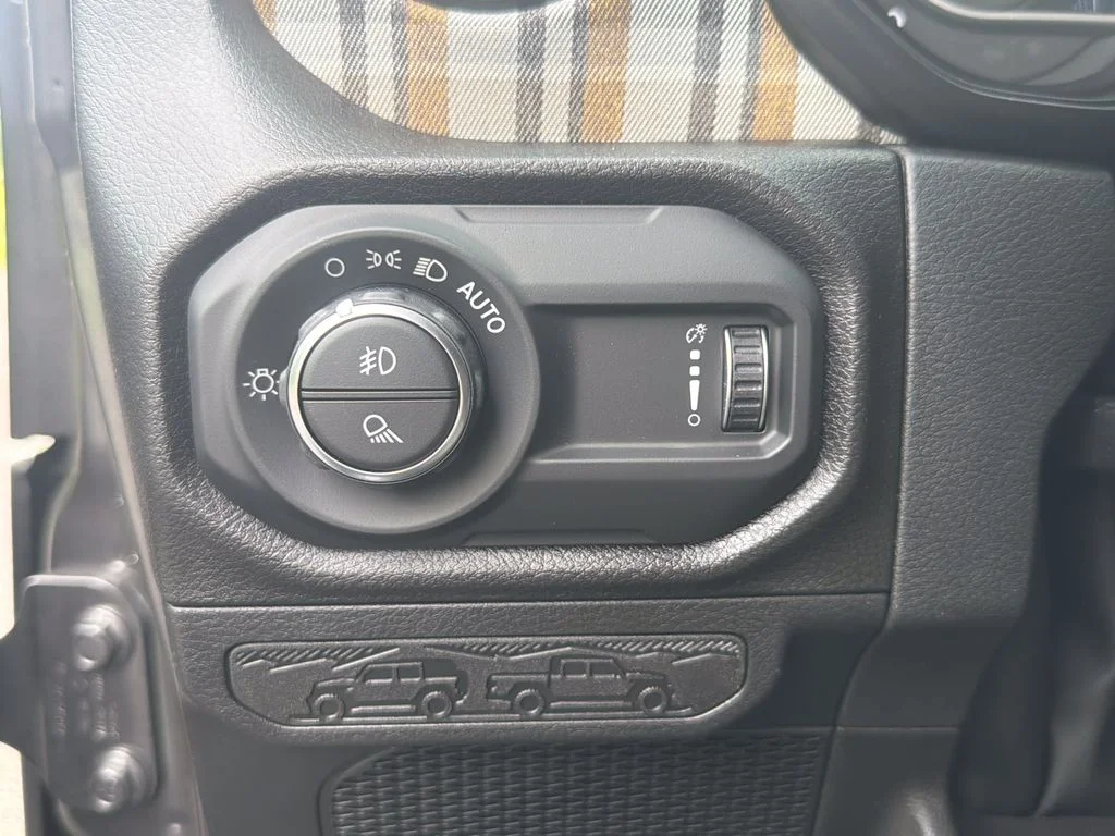 New 2026 Granite Crystal Metallic Clear-Coat Exterior Paint Jeep 85th Anniversary Edition image 18