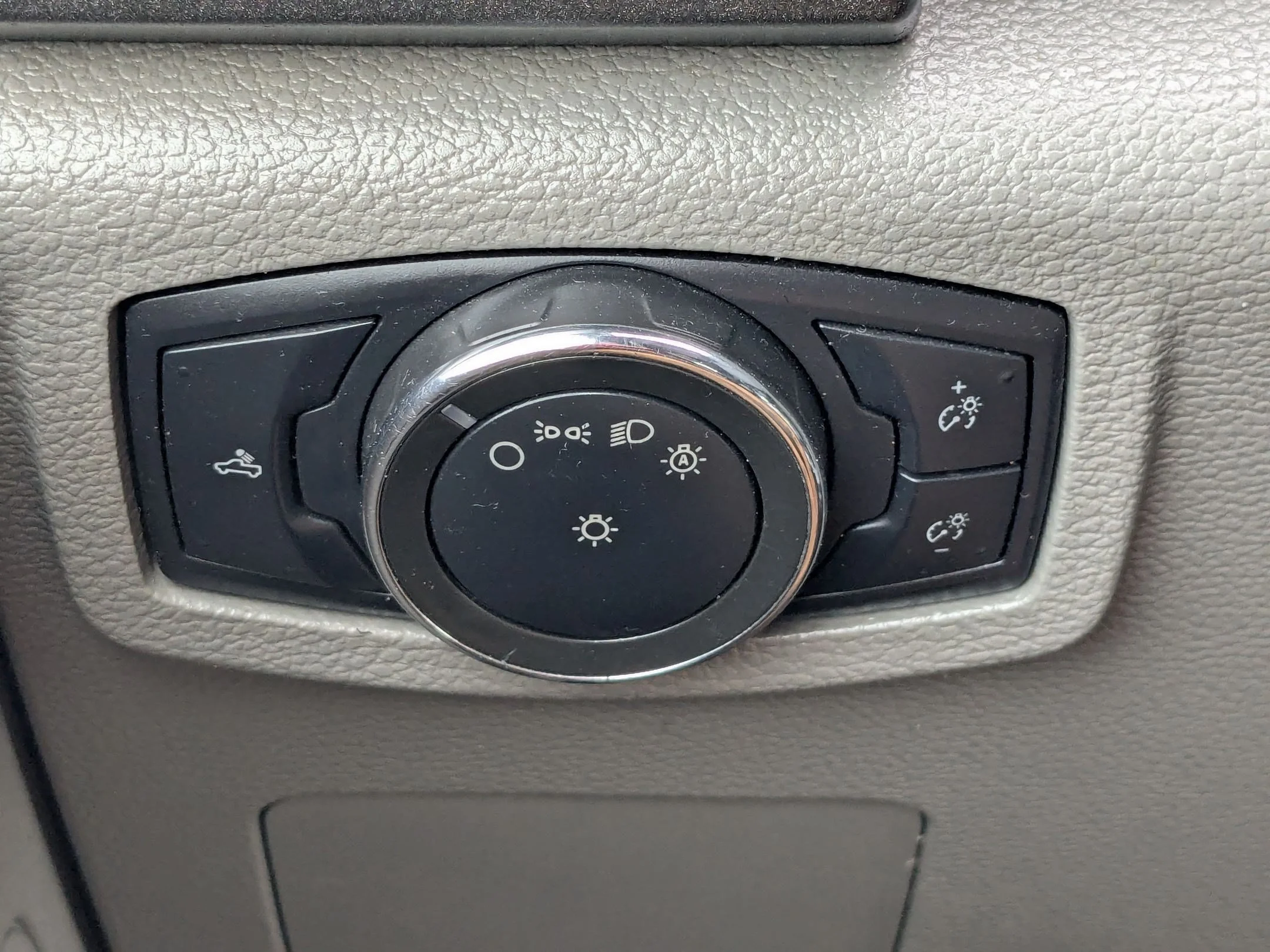 Used 2017 Oxford White Ford XL image 18