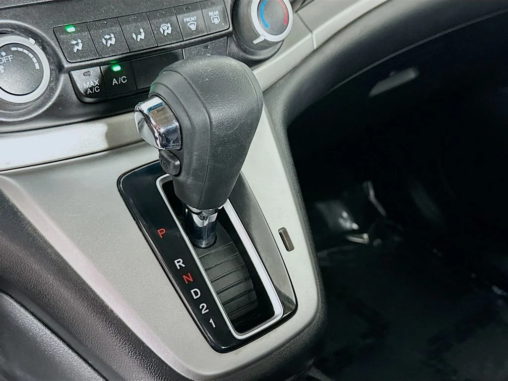Used 2013  Honda LX image 17