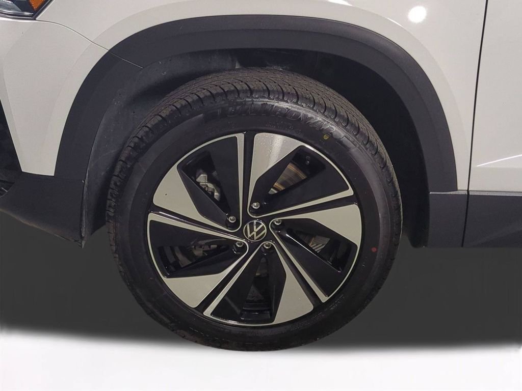 2024 Volkswagen Taos SE - Photo 13