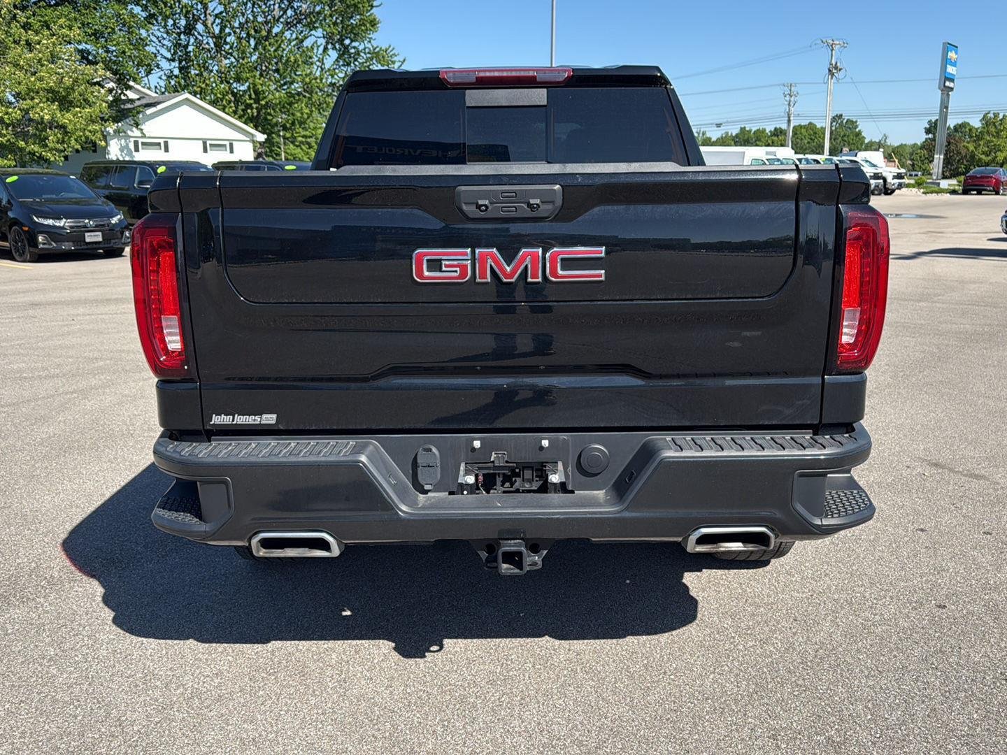 Used 2023 Onyx Black GMC SLT image 17