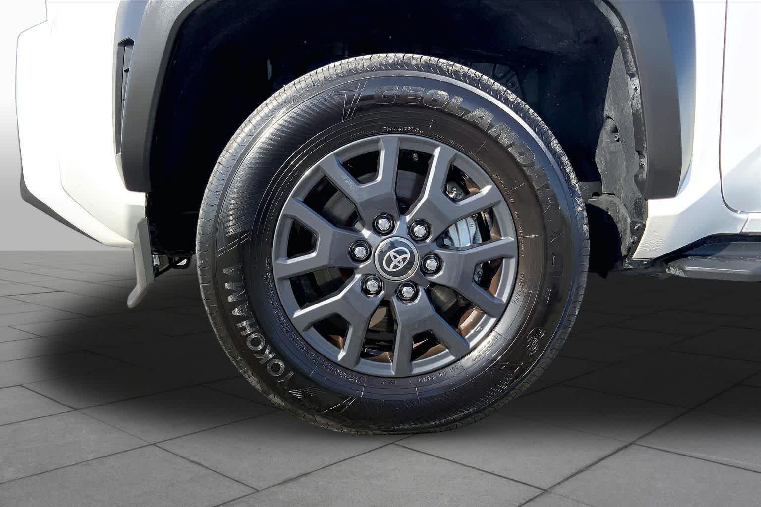 Used 2025 Ice Cap Toyota SR5 image 11
