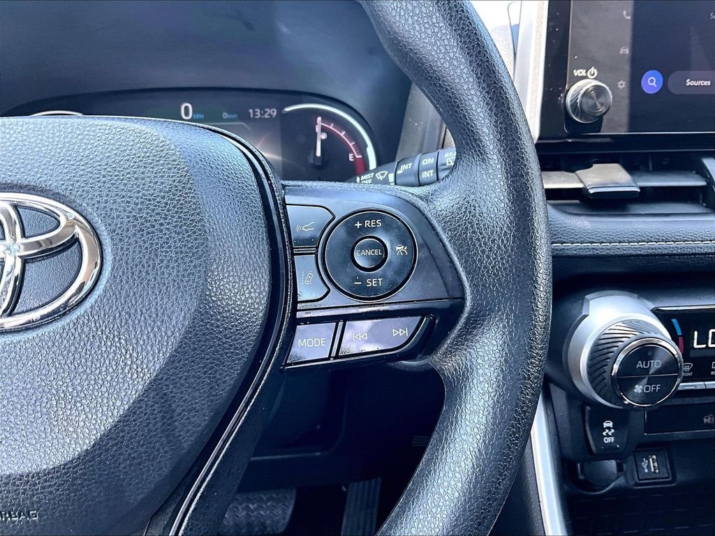 Used 2025 Silver Sky Metallic Toyota XLE image 24
