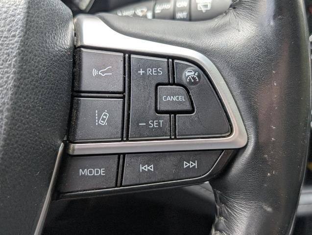 Used 2023  Toyota Platinum image 27