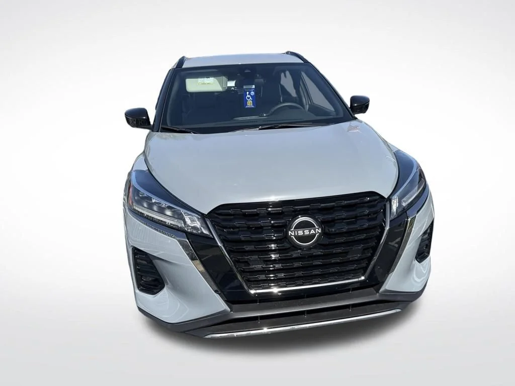 Certified Used 2024 Gray Nissan SR image 12