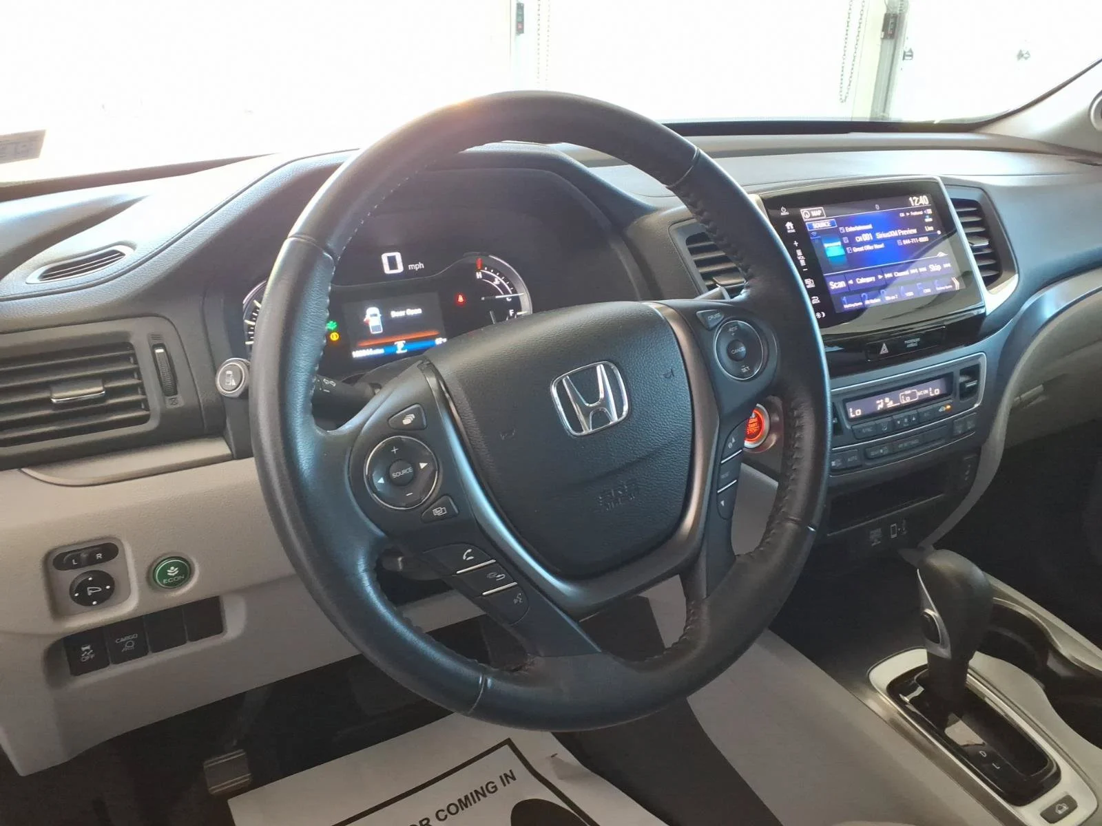 Used 2017 Lunar Silver Metallic Honda RTL-T image 11
