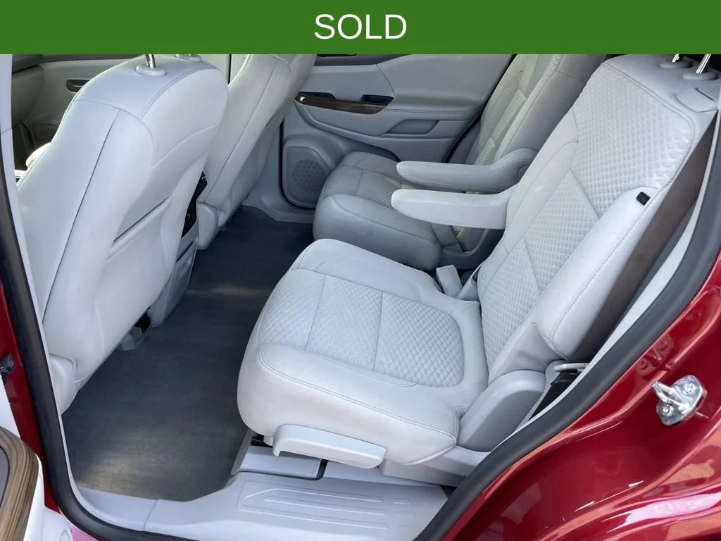 Used 2019 RED QUARTZ TINTCOAT GMC SLE image 12