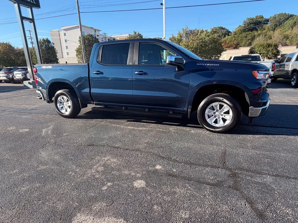 Used 2023 NORTHSKY BLUE METALLIC Chevrolet LT image 9