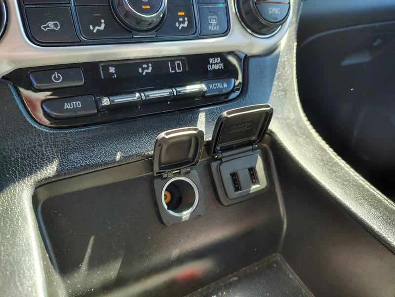 Used 2018 Black GMC SLE image 22