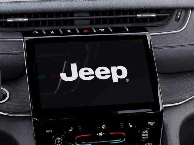 New 2025 Silver Zynith Exterior Paint Jeep Limited image 45