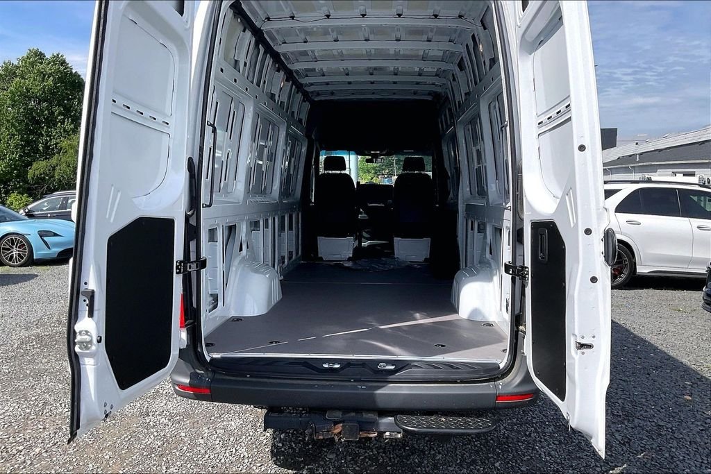 New 2025  Mercedes-Benz Cargo 170 WB image 10