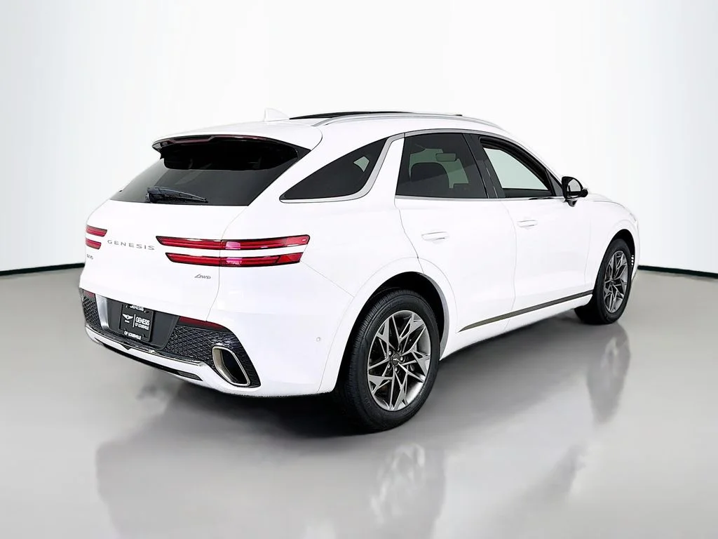 Used 2023 Alta White Genesis 2.5T Advanced image 7