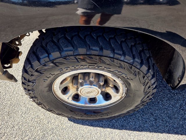 Used 2002 Black Ford XLT image 19