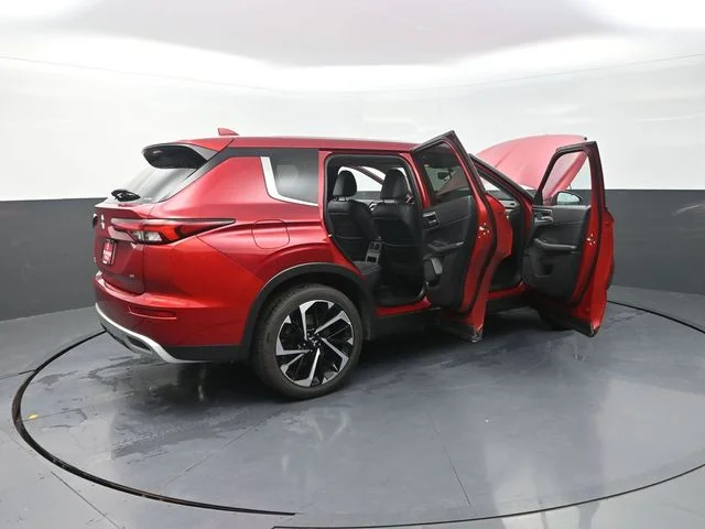 Used 2024  Mitsubishi SE image 45
