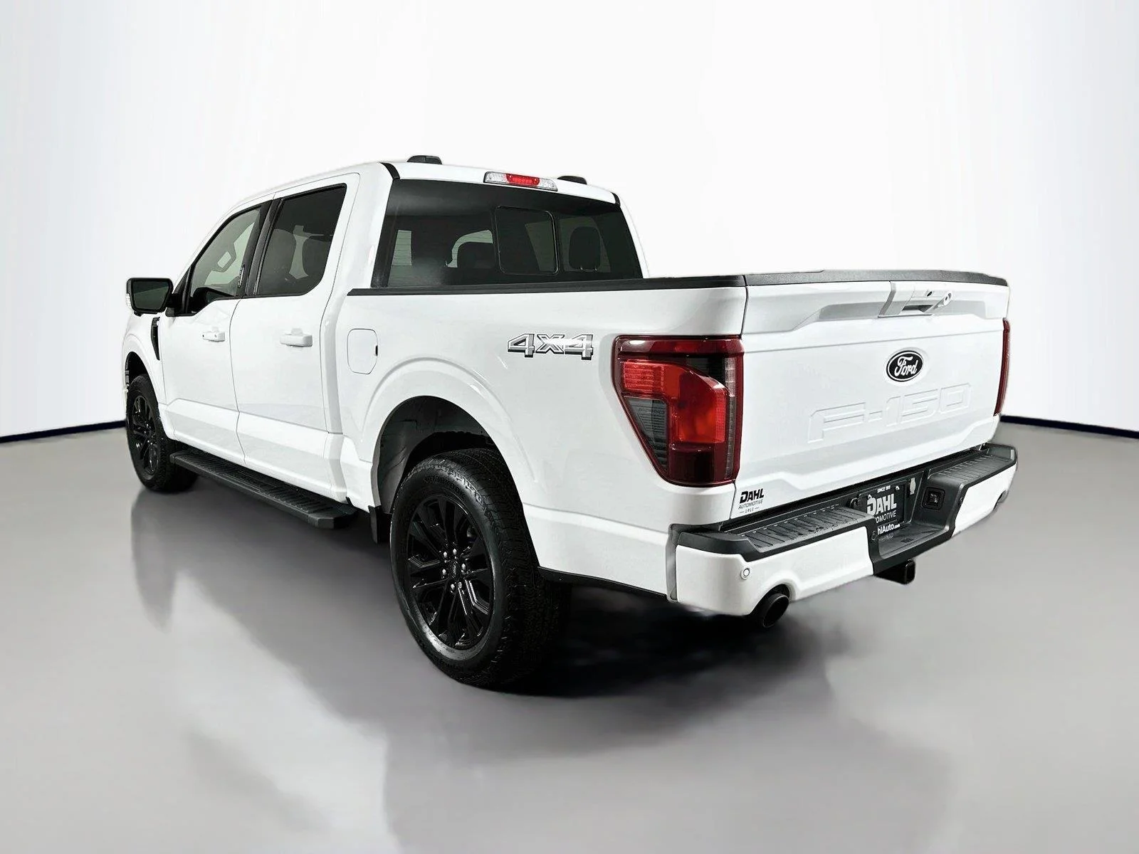 Used 2024 Oxford White Ford XLT image 10