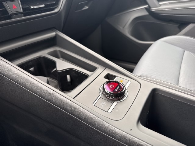 New 2026 Opal White Pearl Volkswagen SE R-Line Black image 28