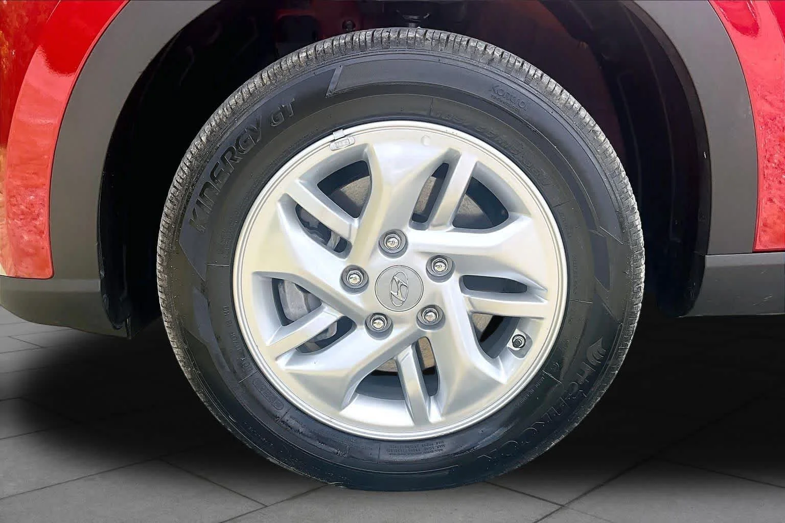Used 2025 Ultimate Red Hyundai SE image 11